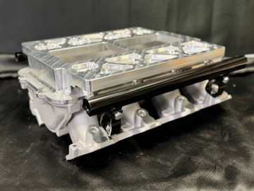 HOLLEY LOW RAM ROOTS BLOWER ADAPTER  CLEARS FUEL RAILS ON HOLLEY LOW RAMS. ADAPTER ONLY.